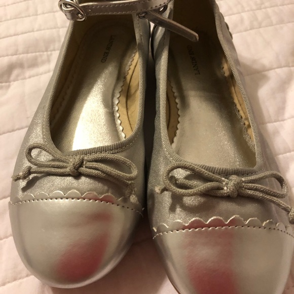 Little girls sliver dress shoes - Picture 3 of 4